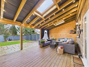 Garden Bar- click for photo gallery